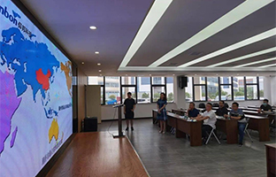 集萃（昆山）产业升级推进中心携电子科技大学专家赴博天堂网站光电发展产学研对接